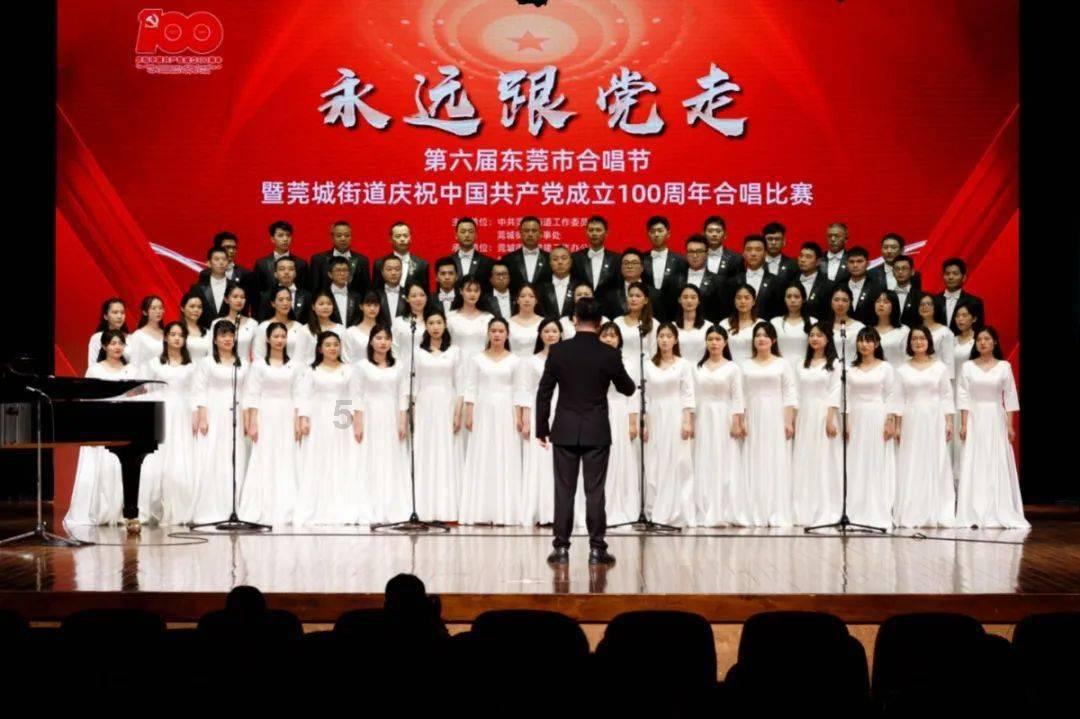 将《最后的晚餐》放大30倍，其中一个人的动作，揭开这幅画的秘密